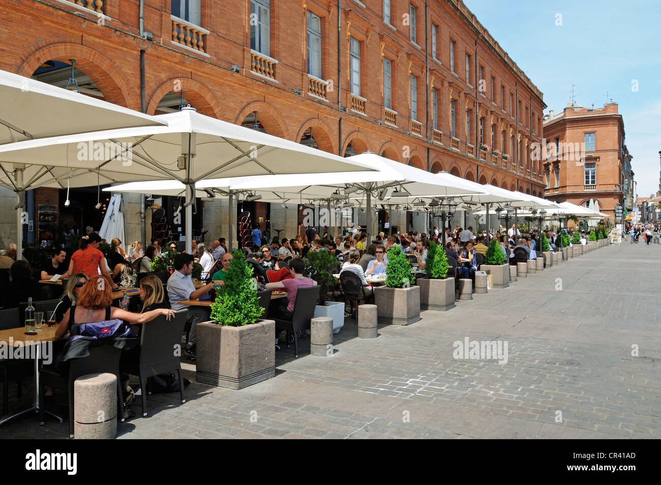 Street Cafe Place Du Capitole Square Toulouse Departement Haute Garonne Midi Pyrenees France Europe Stock Photo Alamy