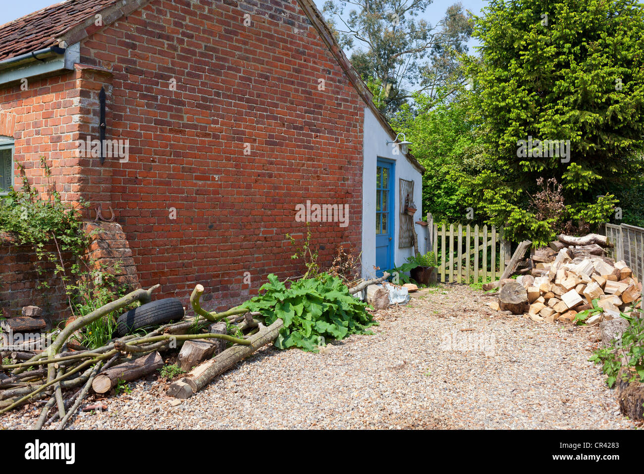 A Typical Country Cottage Set In A North Norfolk Village UK Stock   A Typical Country Cottage Set In A North Norfolk Village Uk CR4283 