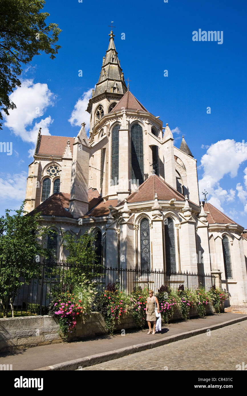 France, Cote d'Or, Semur en Auxois, collegiate church Notre Dame de Semur en Auxois in gothic style Stock Photo
