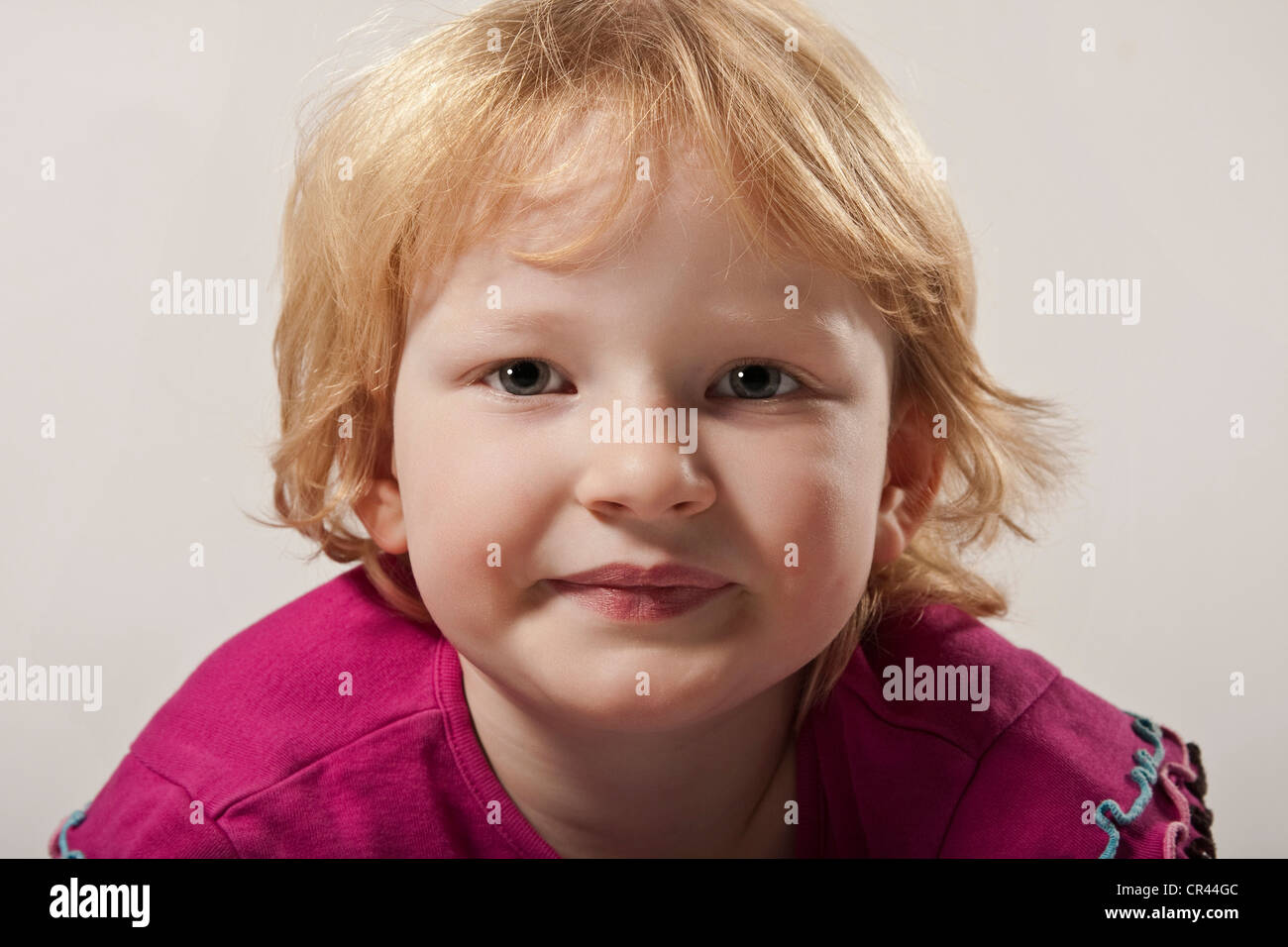Girl Straight Face Kid Hi res Stock Photography And Images Alamy girl-straight-face-kid-hi-res-stock-photography-and-images-alamy