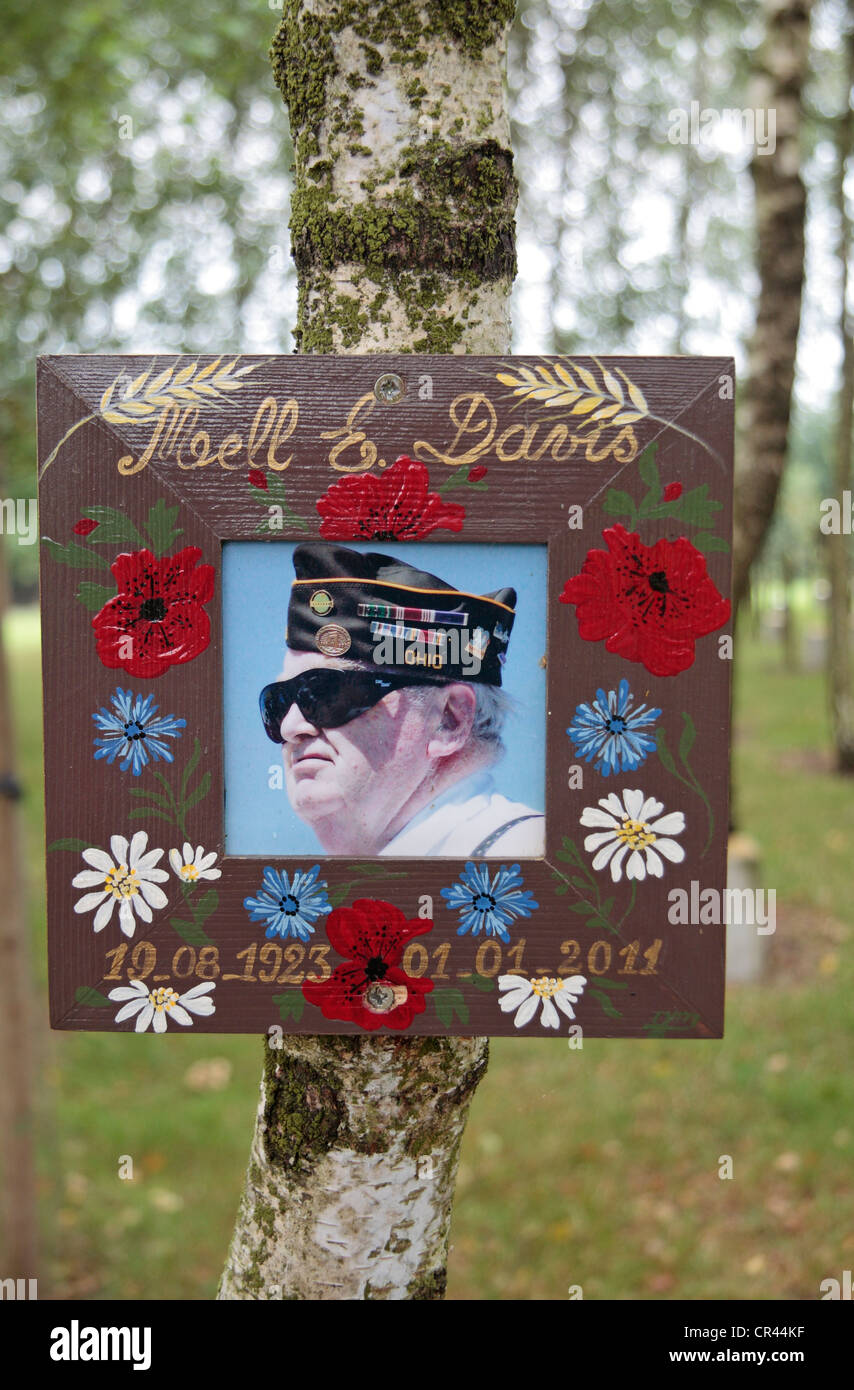 Personal memorial on a tree in the Bois de la Paix (the Wood of Peace), near Bastogne,Walloon, Belgium. Stock Photo