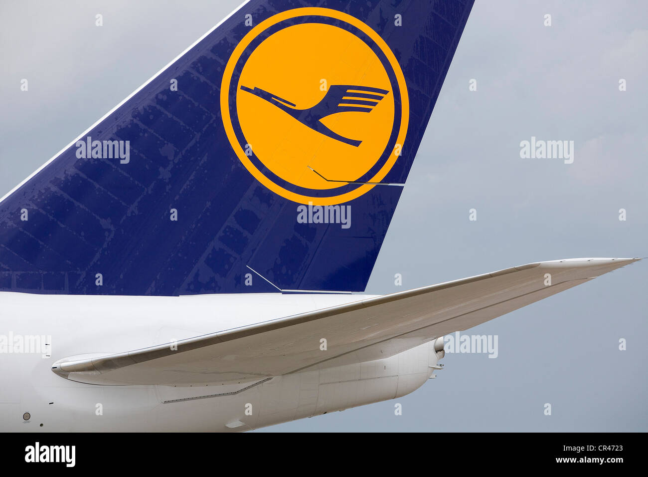 A Lufthansa Boeing 7478 arrives at Dulles International Airport on its