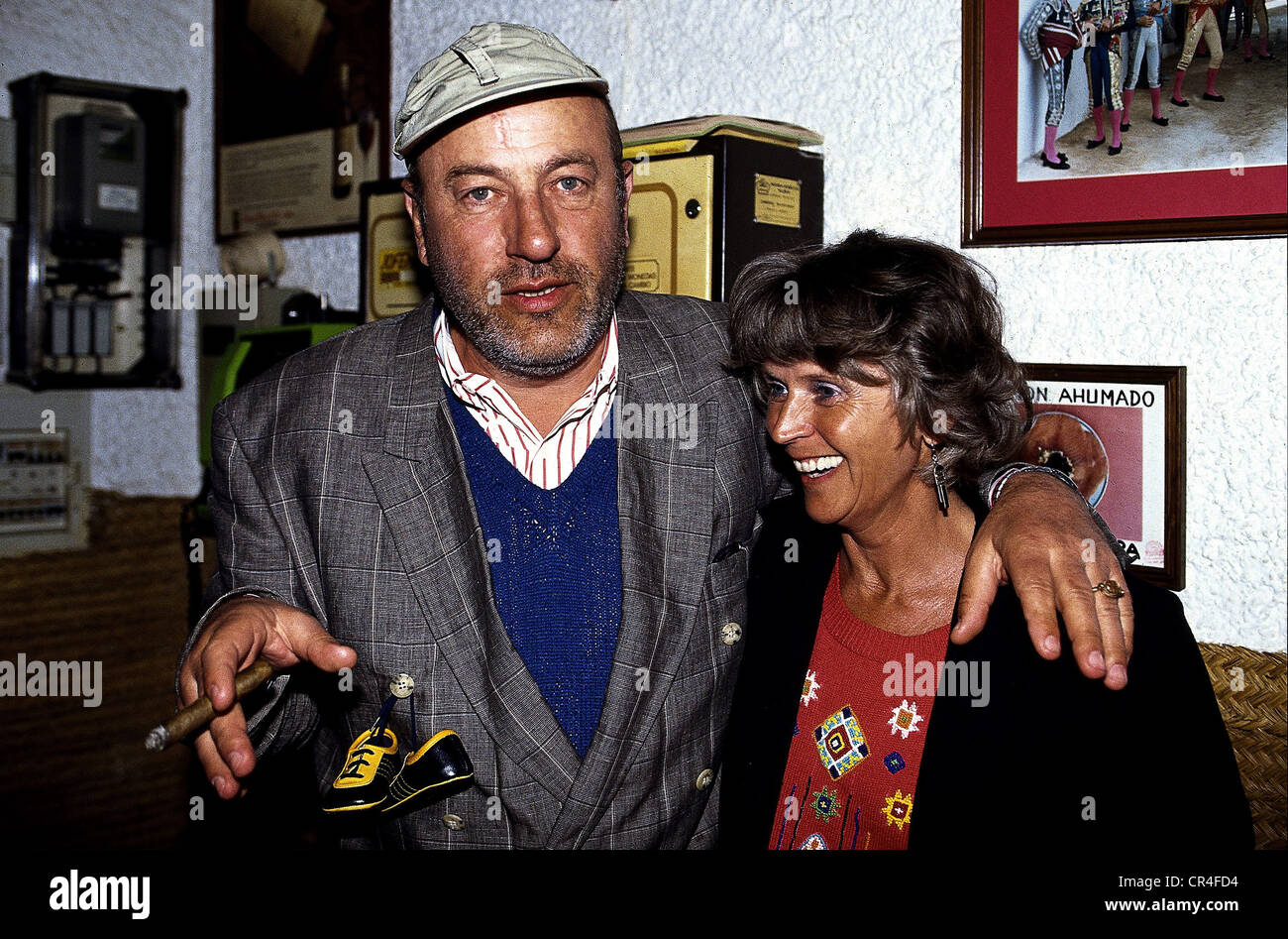 Krug, Manfred, 8.2.1937 - 21.10.2016, German actor, half length, at his birthday party, 1990, with his wife Liselotte, in Almeria, Spain, Stock Photo