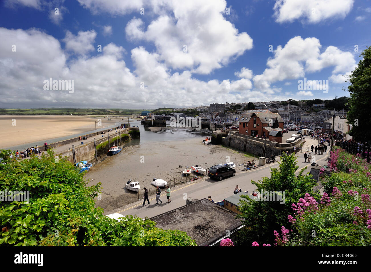 Padstow harbour and town at low tide Stock Photo Alamy