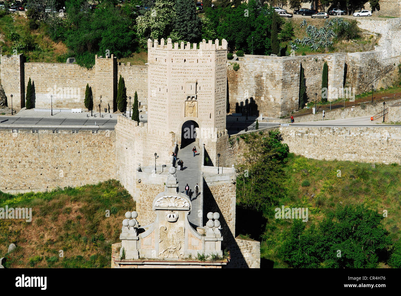 Spain, Castile-La Mancha, Toledo, the Alcantara Bridge stepping over the Tagus River Stock Photo