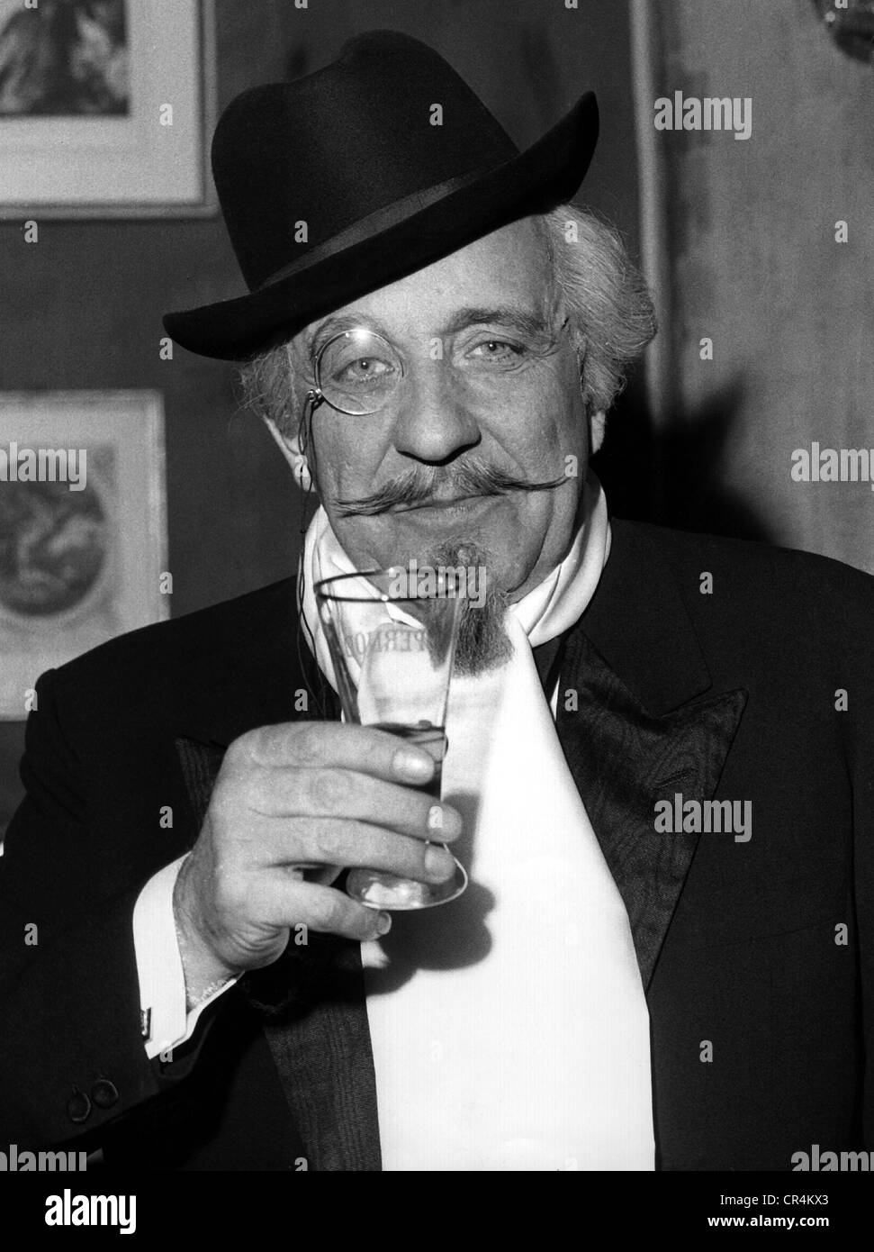 Hasse, Otto Eduard, 11.7.1903 - 12.9.1978, German film actor, scene from an unknown movie, 1960s, Stock Photo