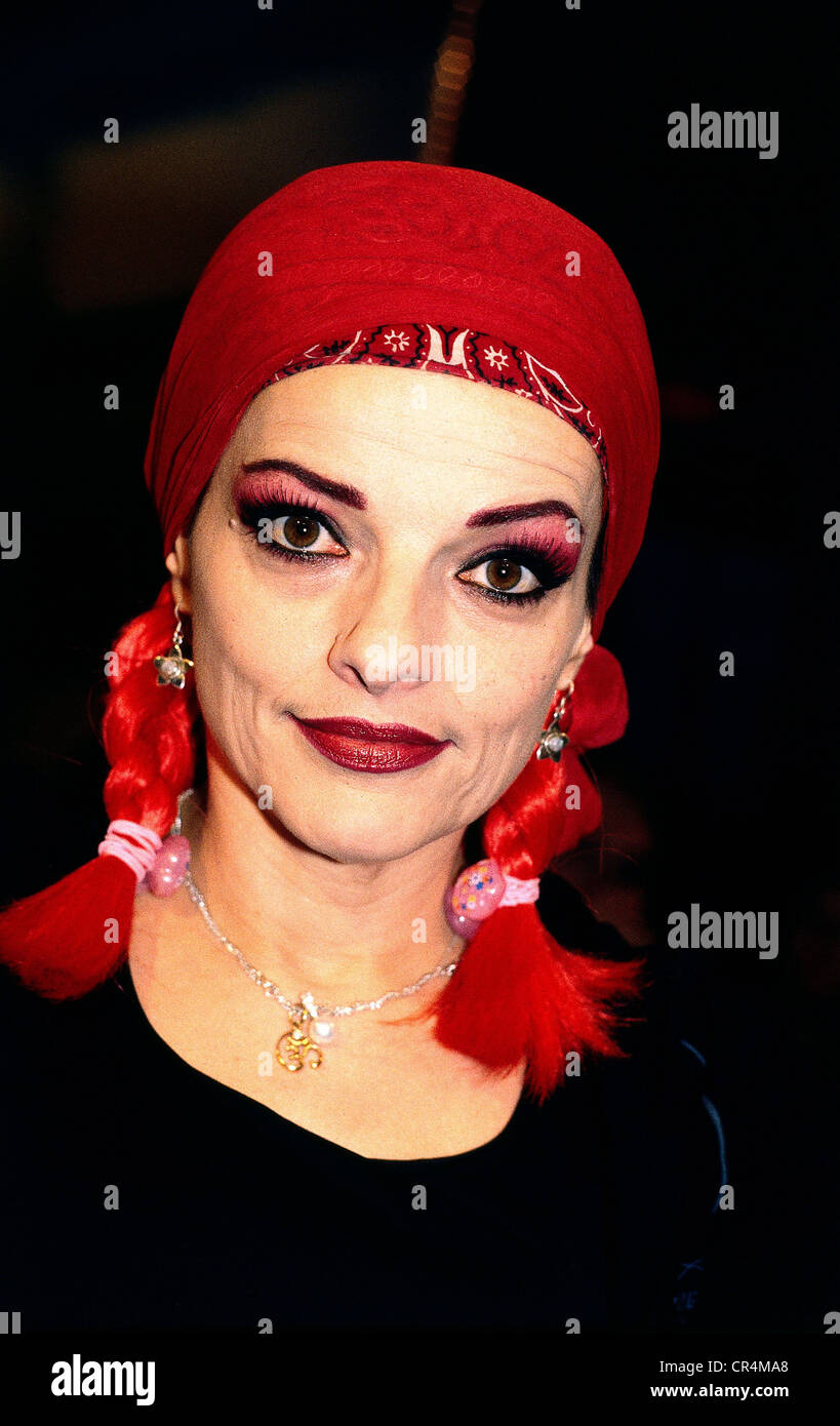 Nina Schindler's Instagram, Twitter & Facebook on IDCrawl