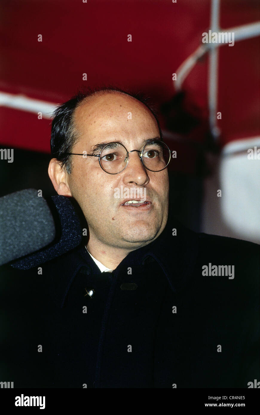 Gysi, Gregor  * 16.1.1948, German jurist and politician, chairman of the parliamentary group PDS 1990 - 2001, during election campaign for Bundestag, deliverering a speech, Munich, 1994, , Stock Photo