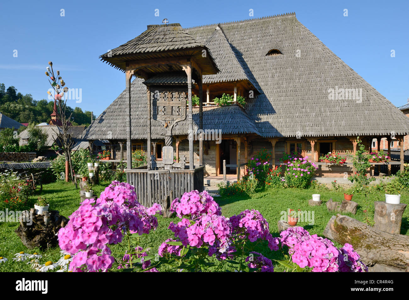 Traditional style wooden residential house, Botiza, Iza Valley, Maramures region, Romania, Europe Stock Photo