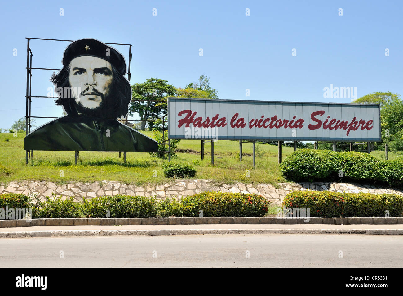 Revolutionary propaganda, 'Hasta la victoria siempre', Spanish for 'ever onward to victory' with portrait of Ernesto 'Che' Stock Photo