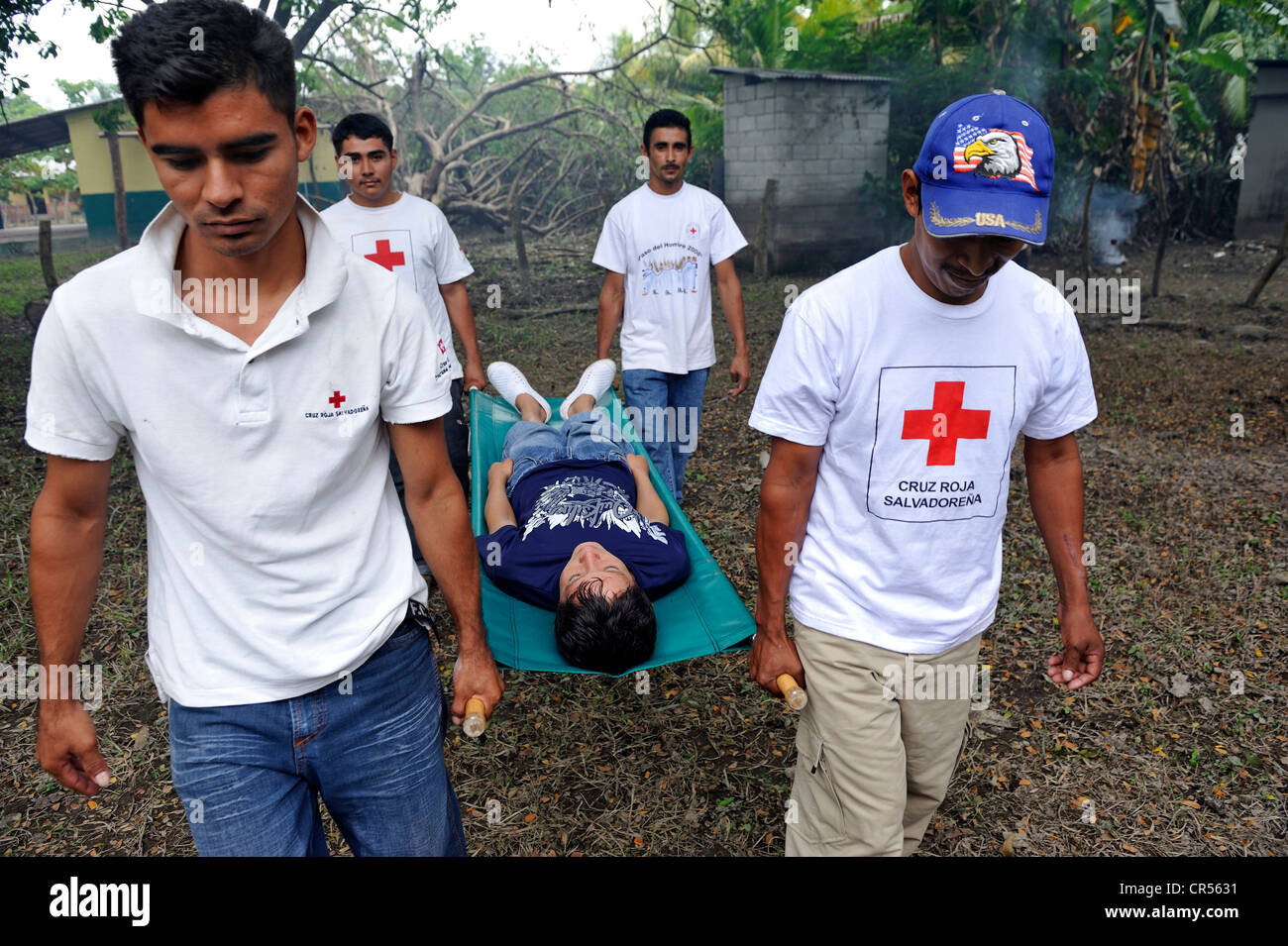 Disaster prevention, Red Cross volunteers in El Salvador during a rescue exercise, El Salvador is the country most vulnerable to Stock Photo