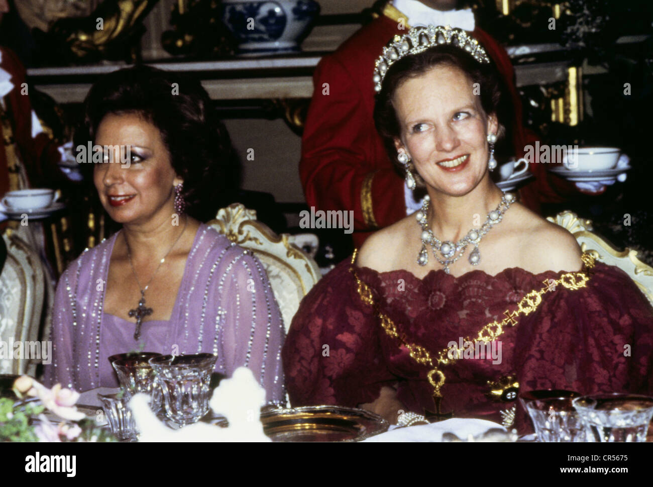 Margaret II, * 16.4.1940, Queen of Denmark since 14.1.1972, half length, with Manuela Eanes, 1970s, , Stock Photo