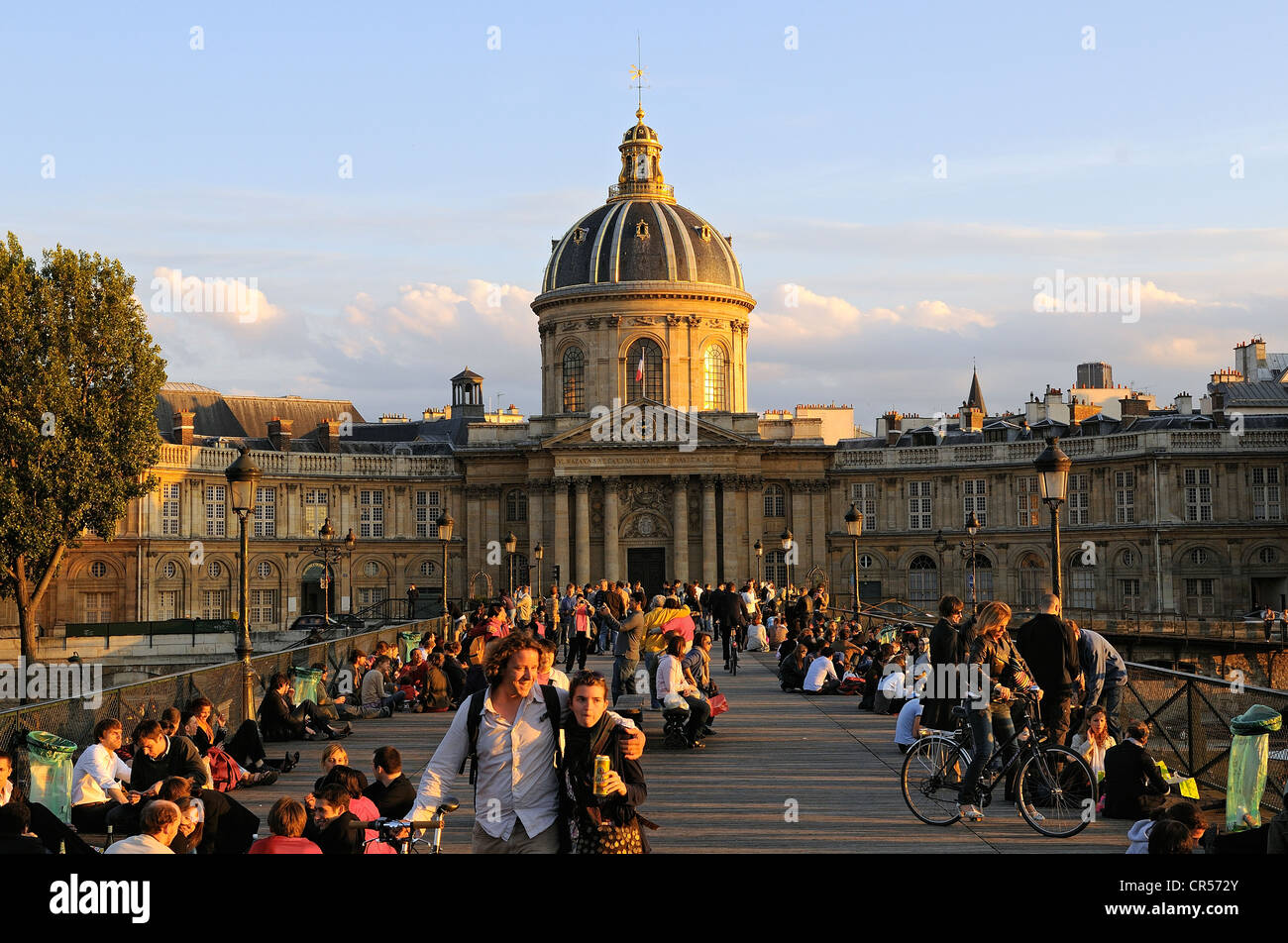 France, Paris, Pont des Arts and the dome of the Institut de France Stock Photo