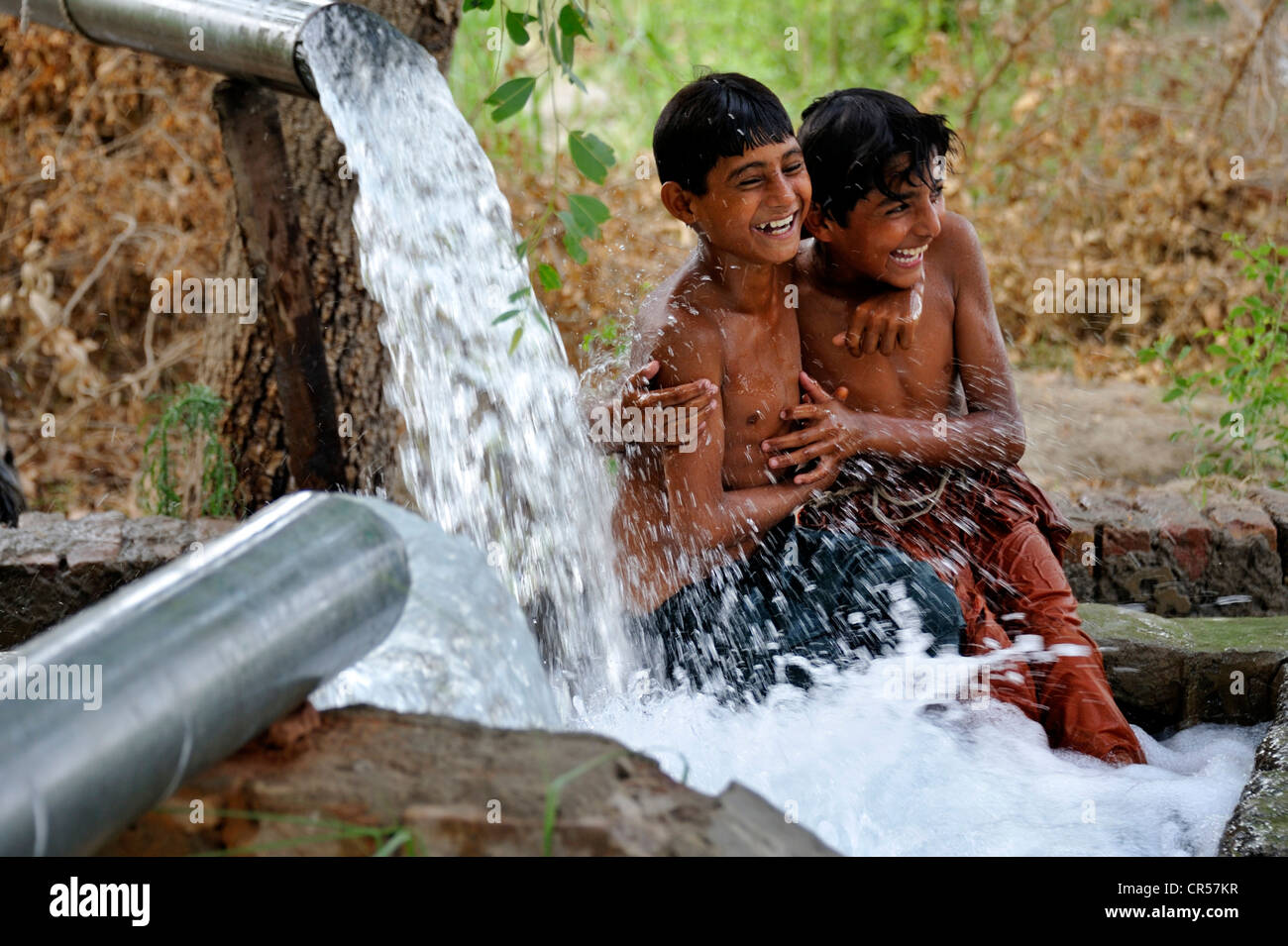 Indigenous children water hi-res stock photography and images - Alamy