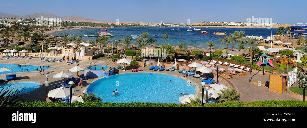 Egypt, Sinai Peninsula, Sharm el Sheikh, Naama Bay tourist district, swimming pool of Helnan Marina Sharm Hotel Stock Photo