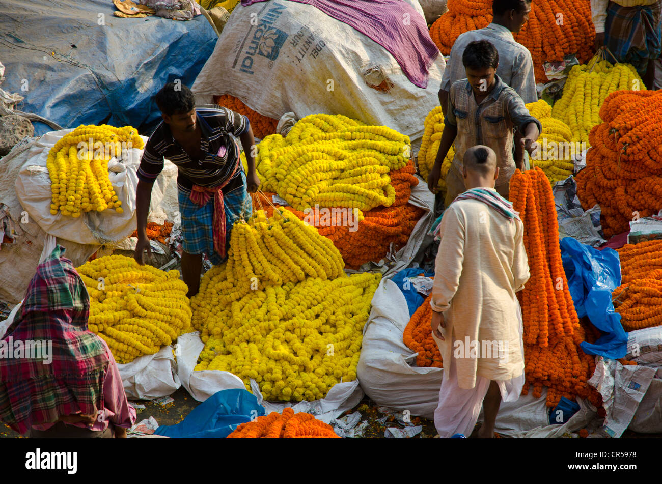 Flower garlands for sale at the flower market of Kolkata, West Bengal, India, Asia Stock Photo