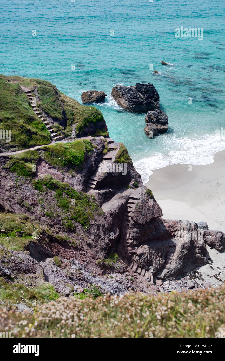 File:Steep steps to Bedruthan Beach - geograph.org.uk - 1013897.jpg -  Wikimedia Commons