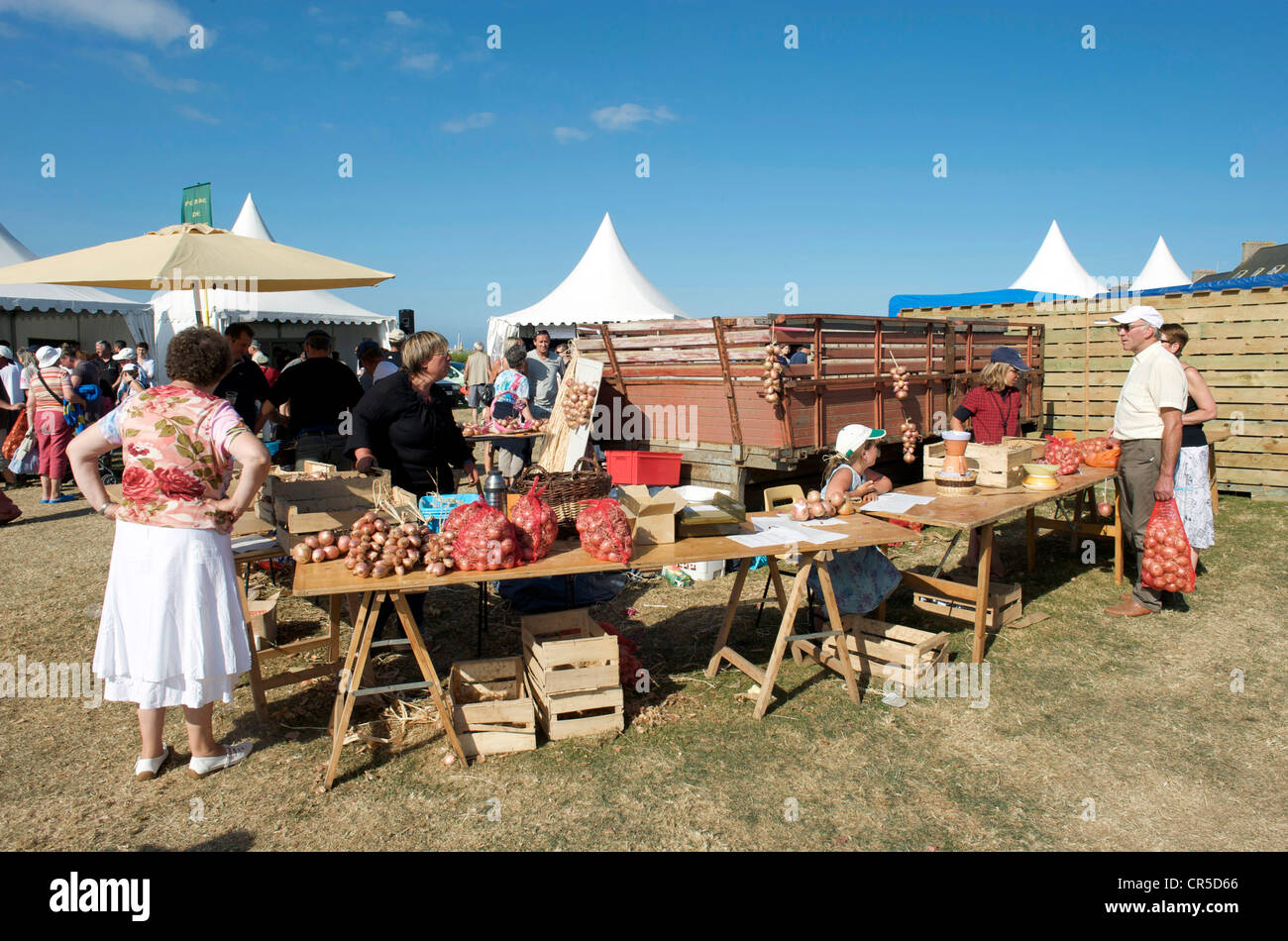 France, Finistere, Roscoff, onion festival Stock Photo Alamy