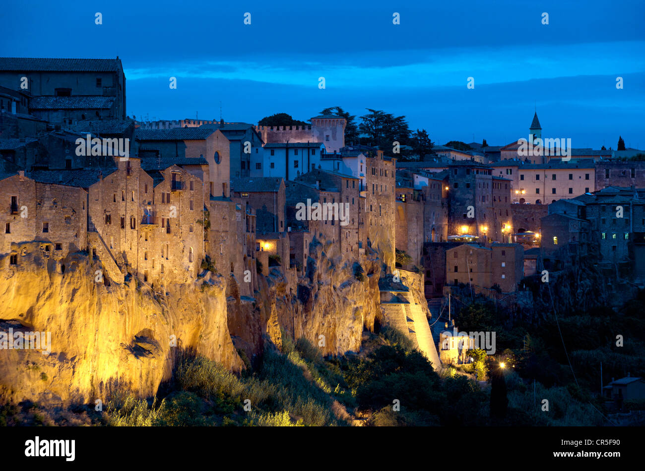 Pitigliano By Night Hi res Stock Photography And Images Alamy pitigliano-by-night-hi-res-stock-photography-and-images-alamy