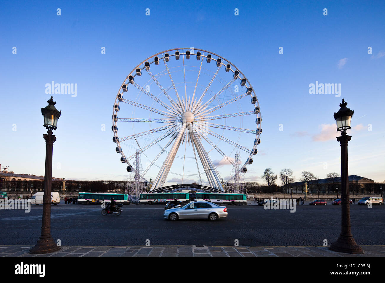 France, Paris, the Place de la Concorde, the Big Wheel seen from the