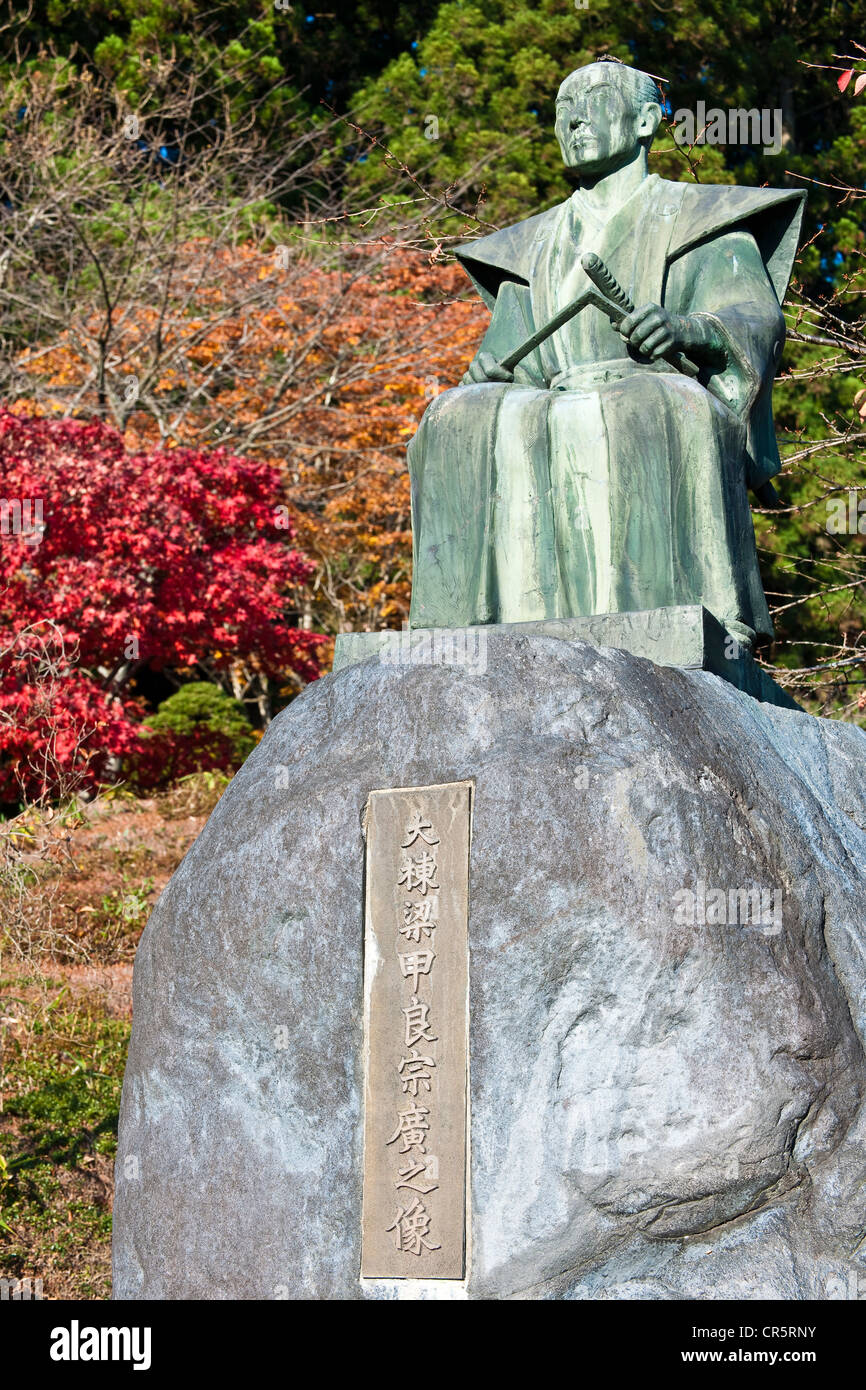 Japan, Honshu Island, Kanto Region, city of Nikko, mapples in autumn, statue Stock Photo
