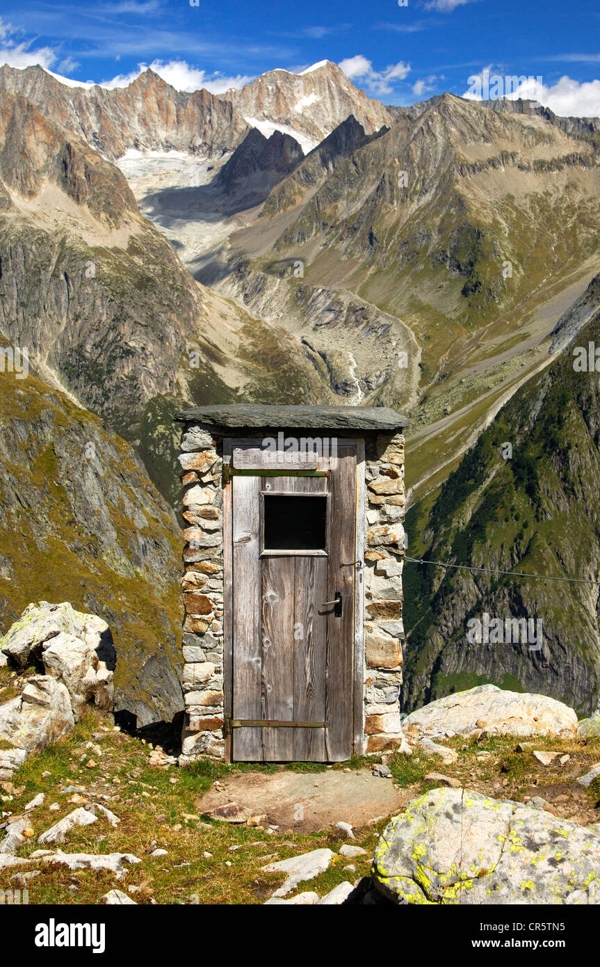 Toilet house with the best view in the Swiss Alps, Wiwanni Hut