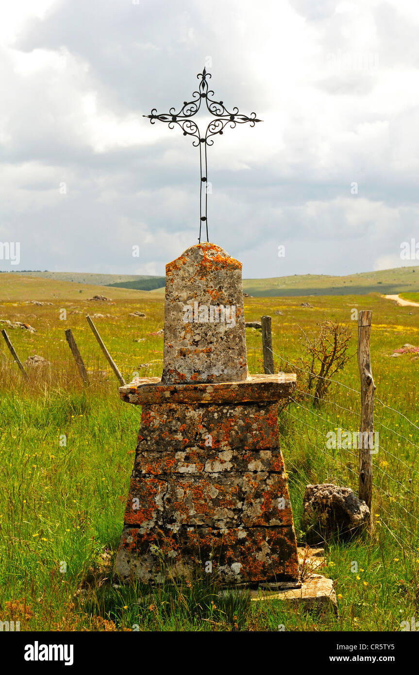 Wayside cross on the plateau of Causse Mejean, France, Europe Stock Photo