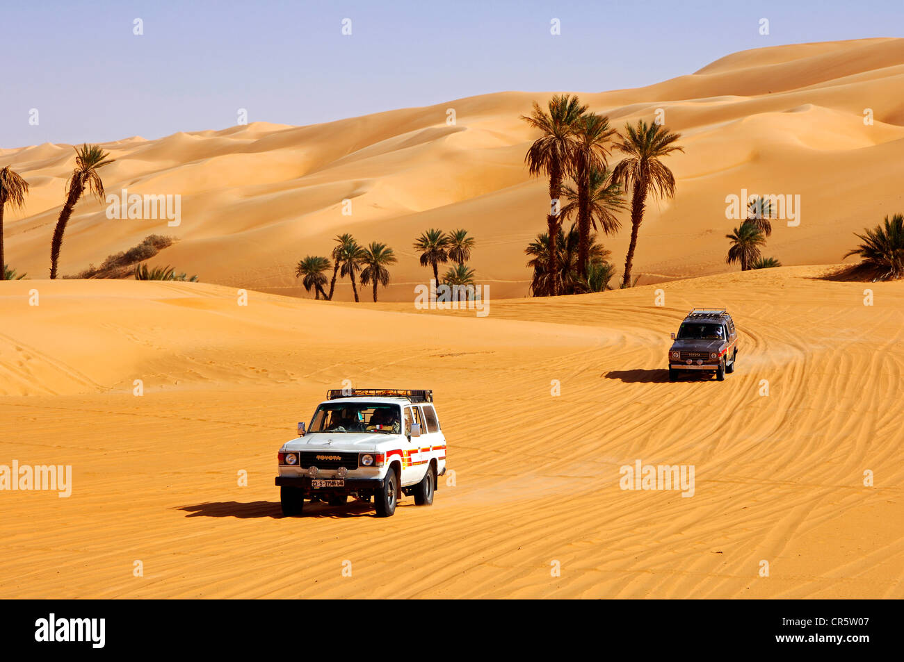 Toyota desert hi-res stock photography and images - Alamy