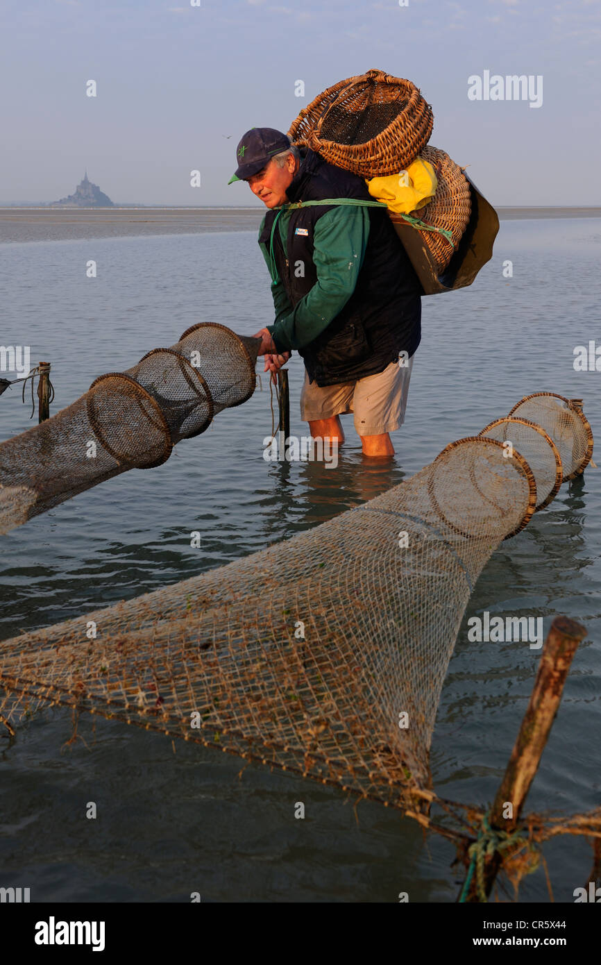 Fisherman basket hi-res stock photography and images - Page 18 - Alamy