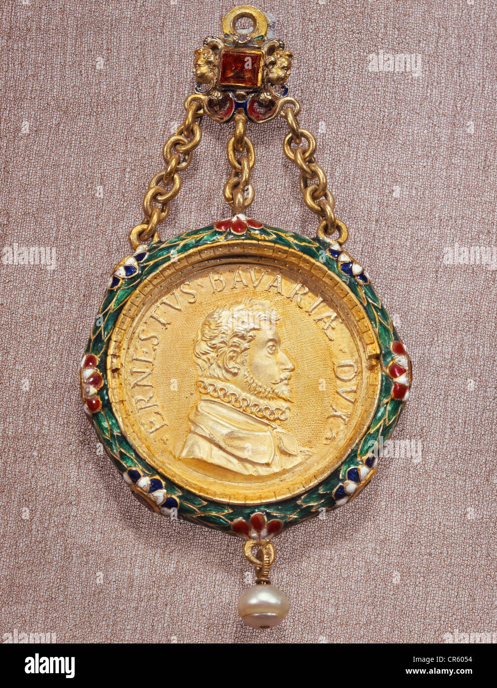 Ernest of Bavaria, 17.12.1554 - 17.2.1612, Archbishopric of Cologne from 1583 to 1612, portrait, side view, medal, 'Gnadenpfennig', gold, cast, enamel, 9.5 cm x 4.8 cm, Munich, 1583, State Coin Collection, Munich, Stock Photo