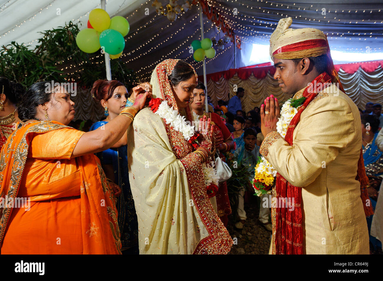 Mauritius, NorthEast Coast, Riviere du Rempart District, Camp Pave, traditional Hindu wedding