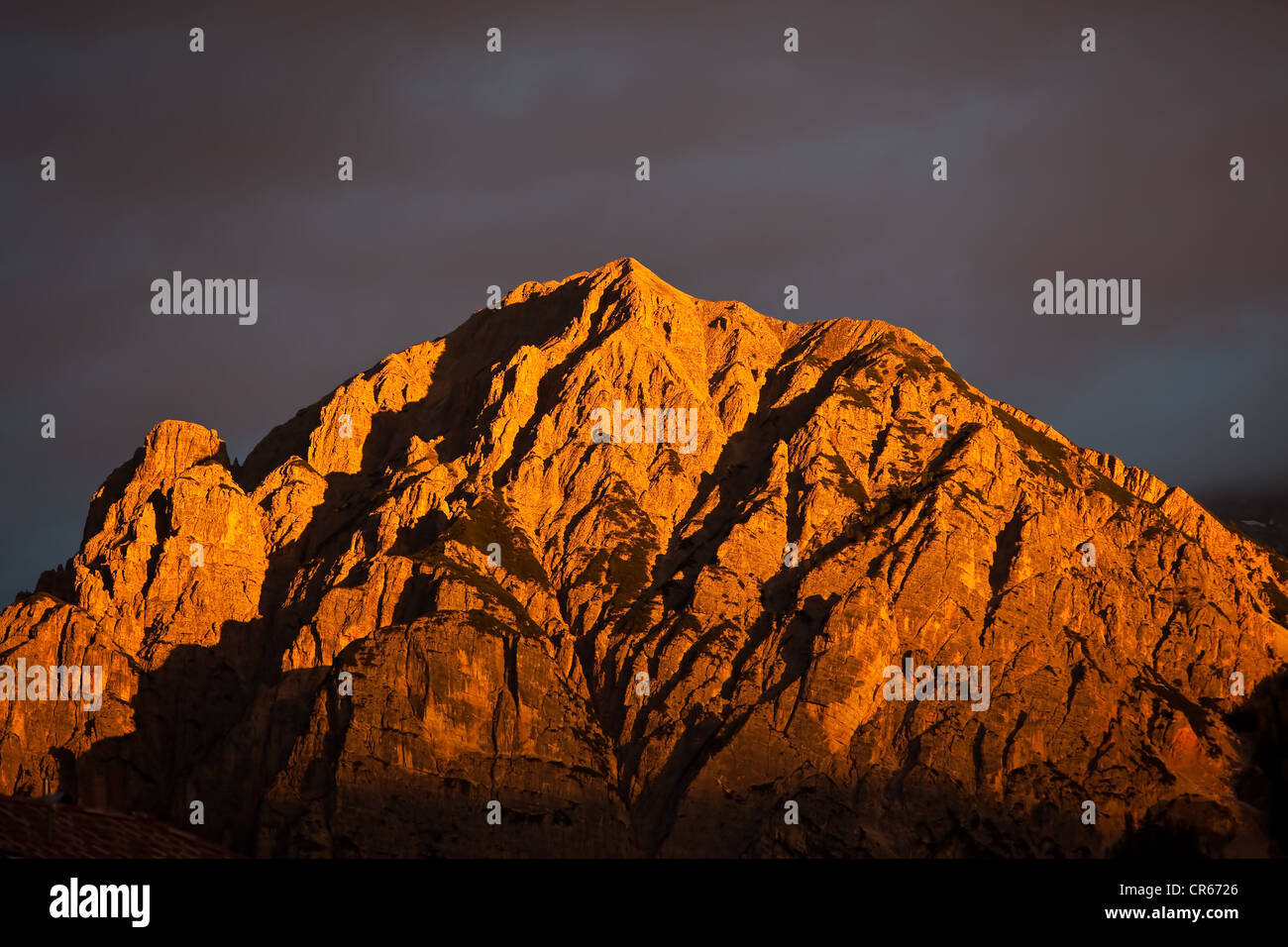 Alpenglow, Piz da Peres, San Vigilio, Dolomites, South Tyrol, Italy, Europe  Stock Photo - Alamy