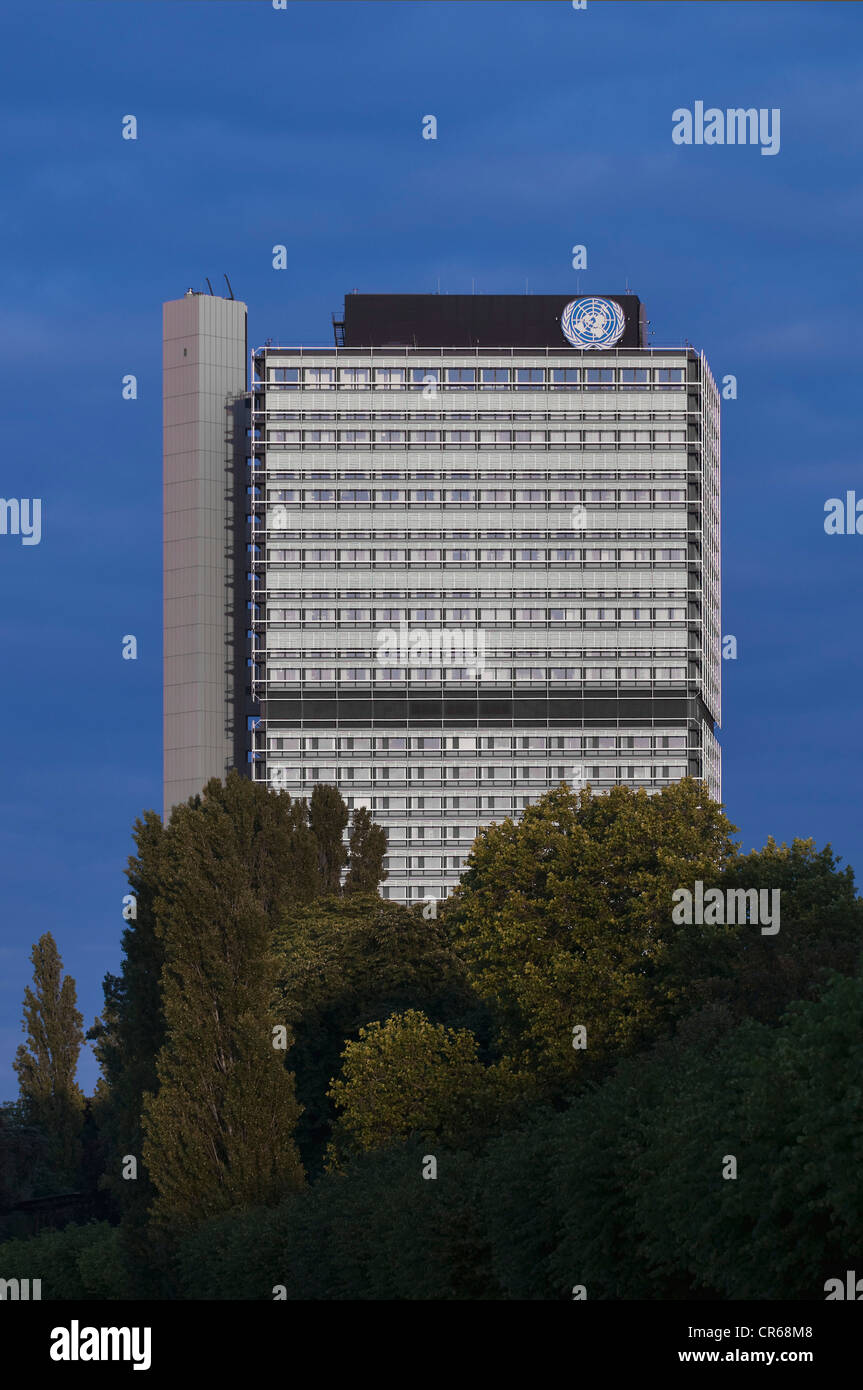 Langer Eugen building, UN logo, headquarters of UN organisations in Bonn, North Rhine-Westphalia, Germany, Europe Stock Photo