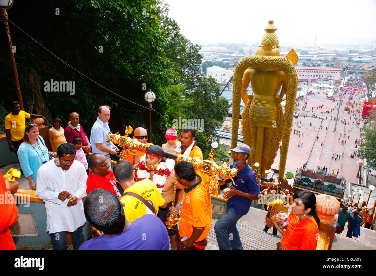 Pilgrims on the steps to God Murgan, Hindu festival Thaipusam, Batu Caves limestone caves and temples, Kuala Lumpur, Malaysia Stock Photo
