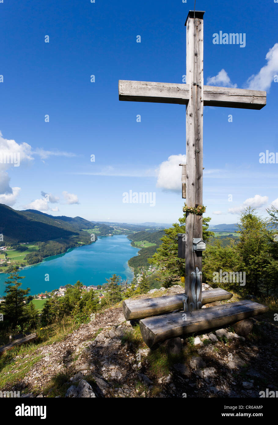 Austria, Fuschl, View of cross on mountain  with Fuschlsee Lake Stock Photo