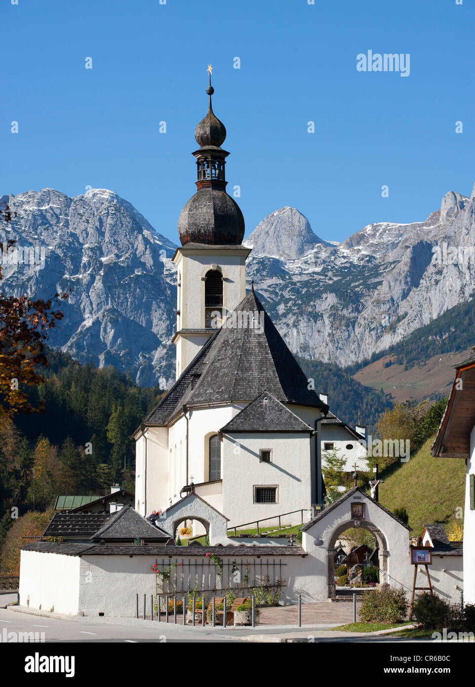 Germany, Bavaria,Ramsau, St Sebastian's Church with Reiteralpe in background Stock Photo