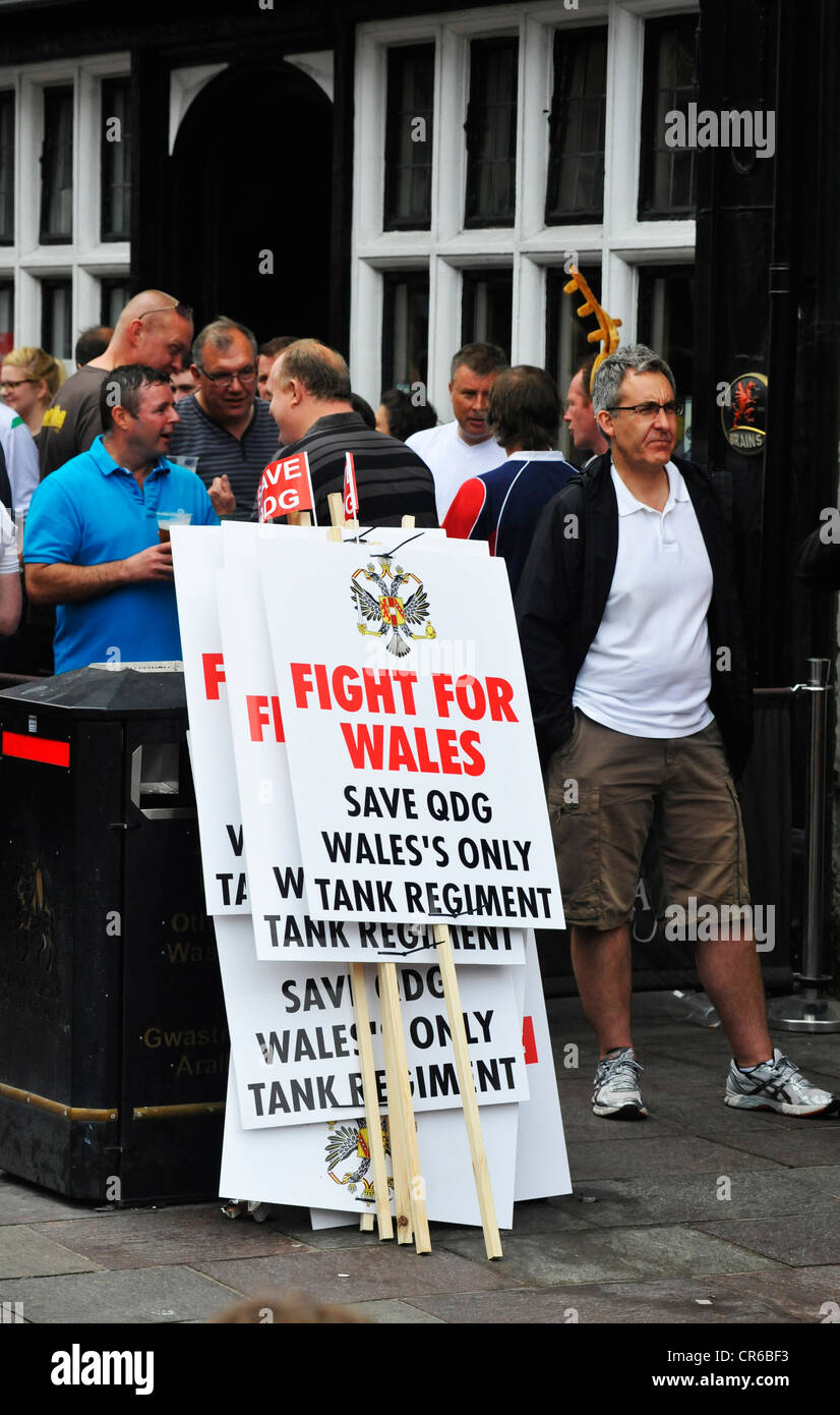 Fight for Wales placards in Cardiff to save a Welsh Army regiment. Stock Photo