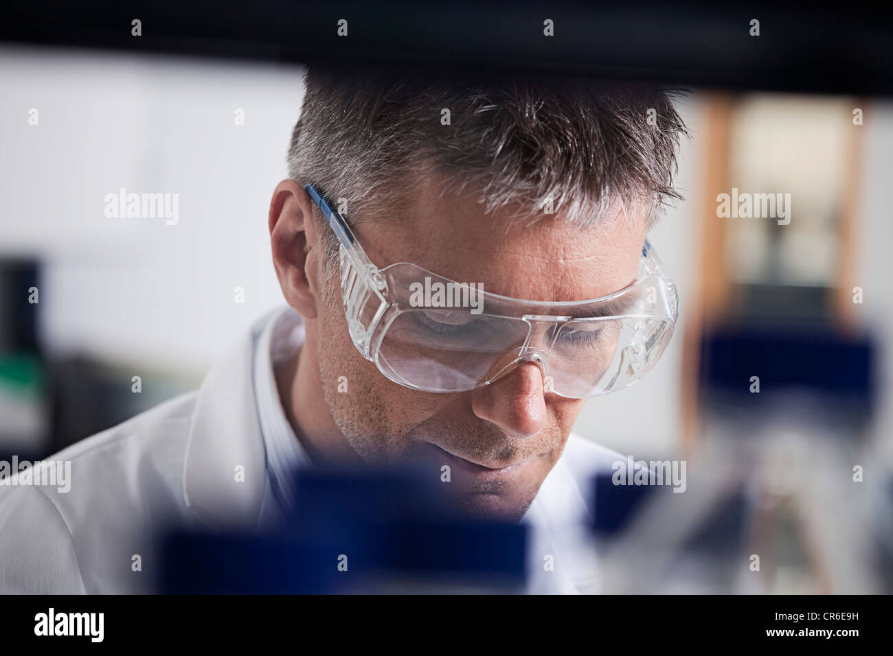 Germany, Bavaria, Munich, Scientist doing medical research in laboratory Stock Photo