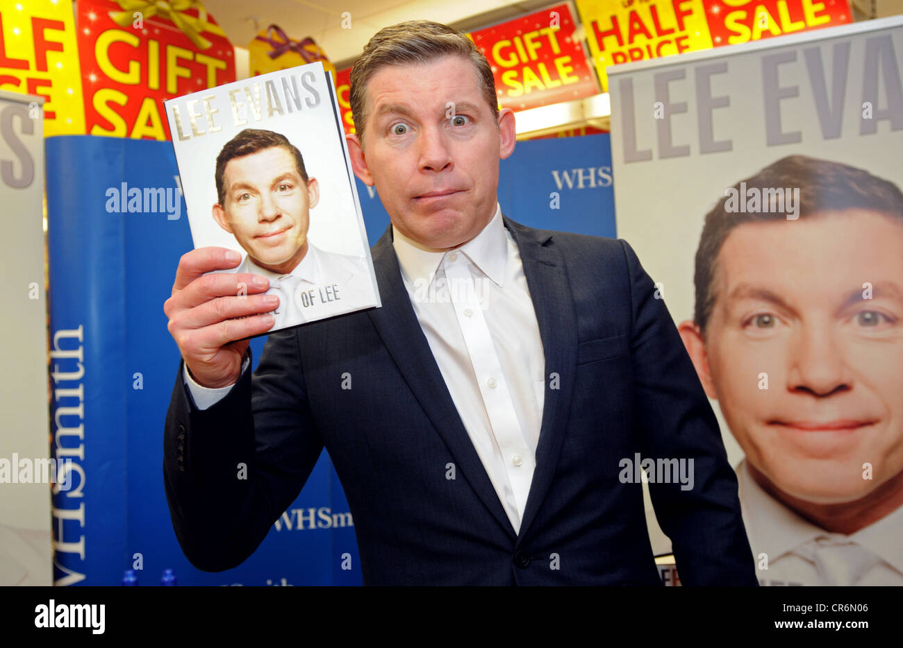 Comedian Lee Evans signing copies of his autobiography 'RoadRunner' at WHSmith in Brighton Stock Photo