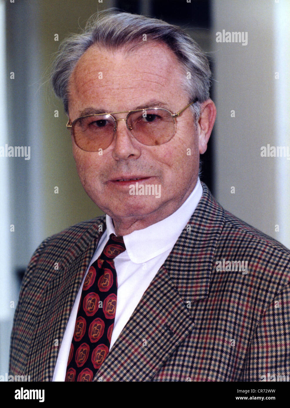 Zimmermann, Eduard, 4.2.1929 - 19.9.2009, German journalist, TV presenter, portrait, April 1996, Stock Photo