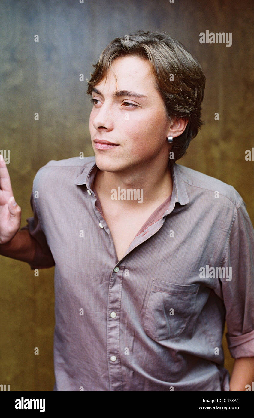 Yotoqxonada porno va jinsiy aloqa yashirin kamera