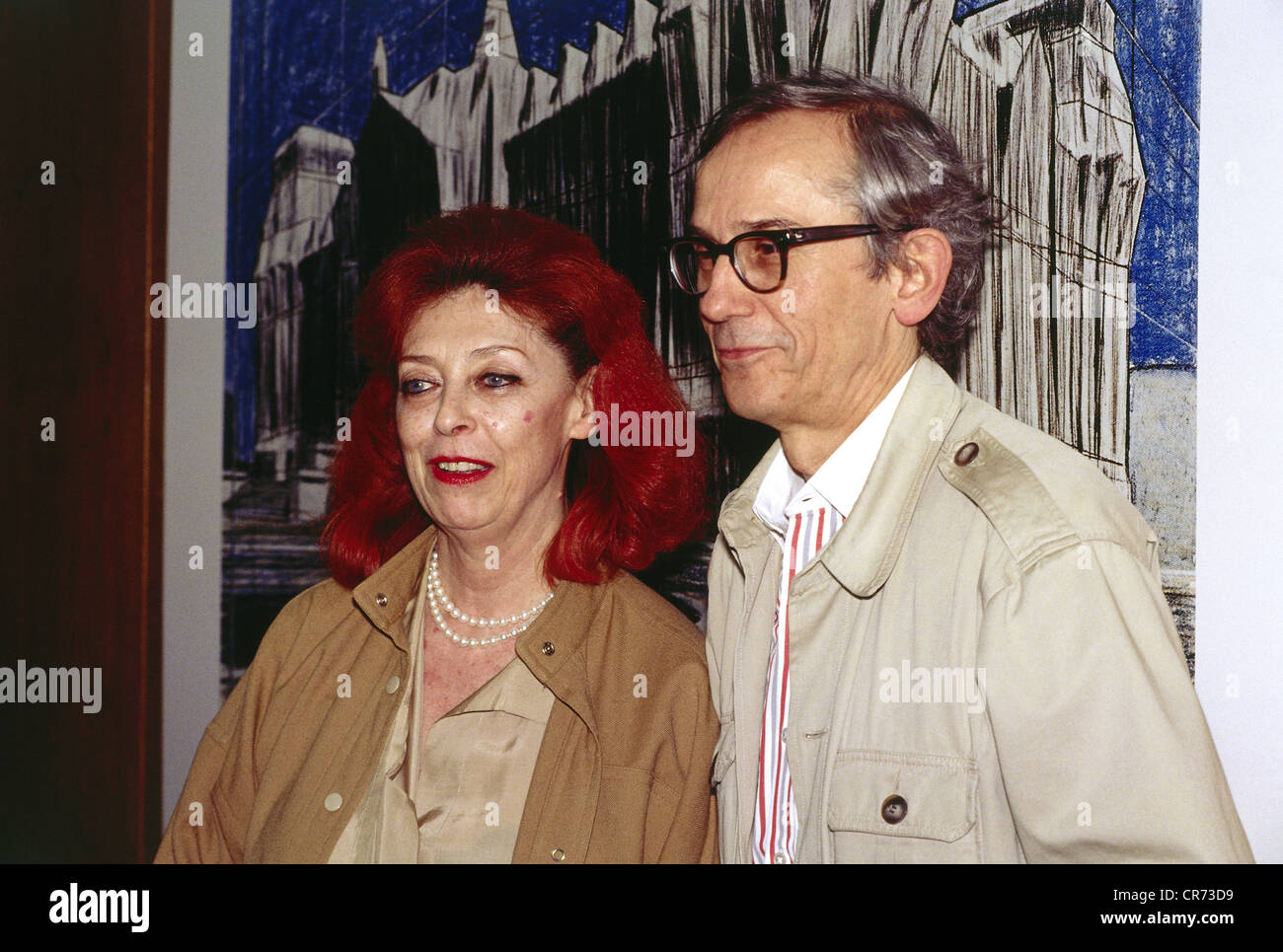 Christo, * 13.6.1935, Bulgarian artist, half length, with his wife Jeanne-Claude, project 'Covered Reichstag', panel discussion, Berlin, Germany, 13.12.1993, , Stock Photo
