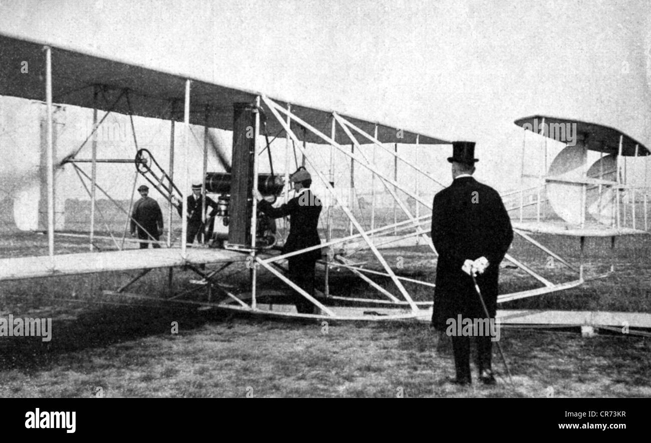 Wright, Orville, 19.8.1871 - 30.1.1948, American aviation pioneer, preparing his aircraft, Tempelhof, Berlin, September 1909,   , Stock Photo