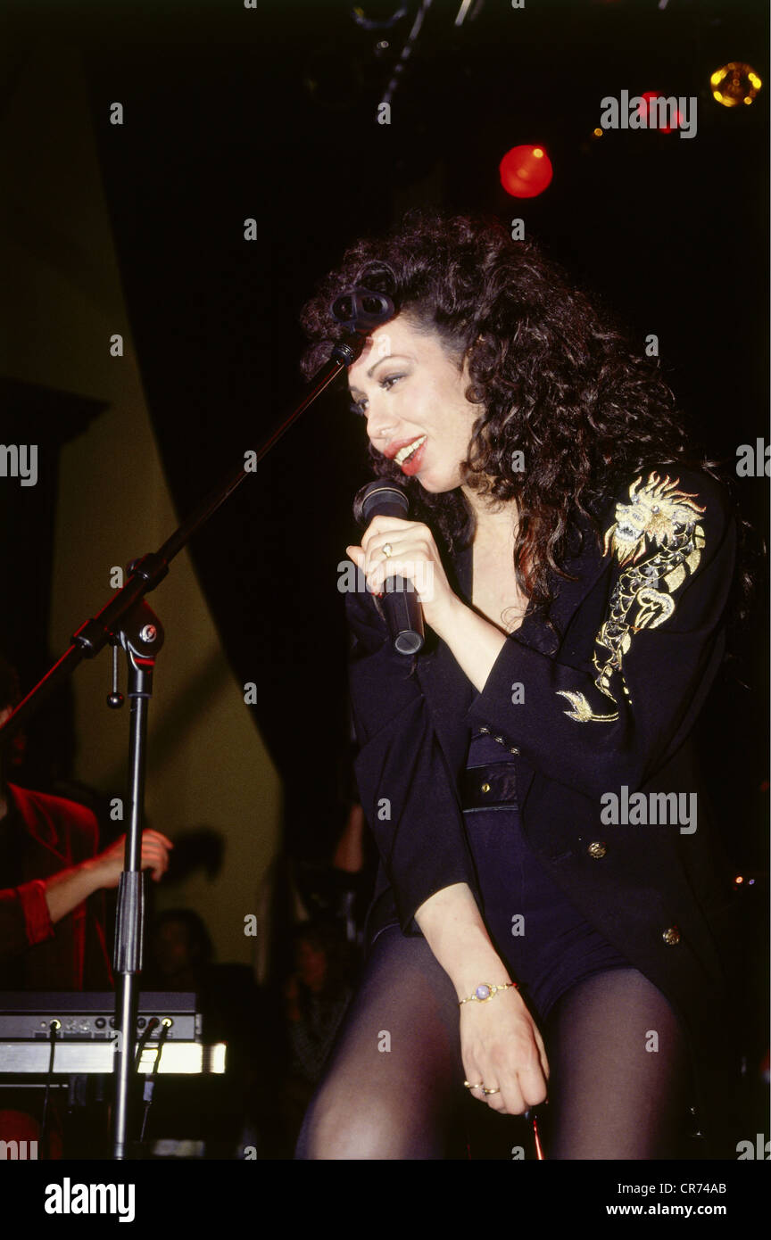 Rush, Jennifer, * 28.9.1960, US American singer, half length, on stage, 1990s, Stock Photo
