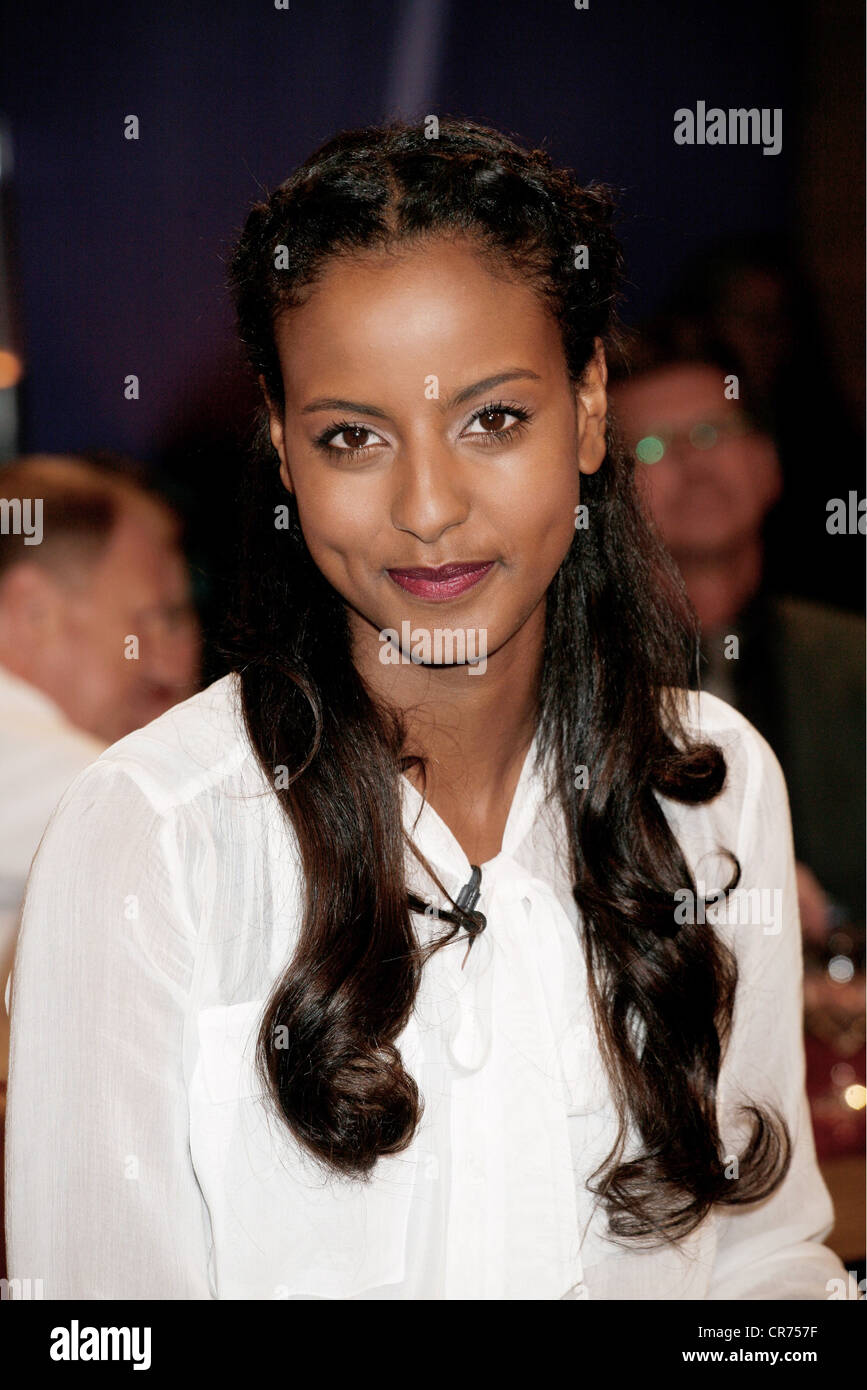 Nuru, Sara, * 19.8.1989, German photographic model and mannequin, Ethiopian origin, guest in the German television show 'NDR Talk Show', Hamburg, 2.10.2009, Stock Photo