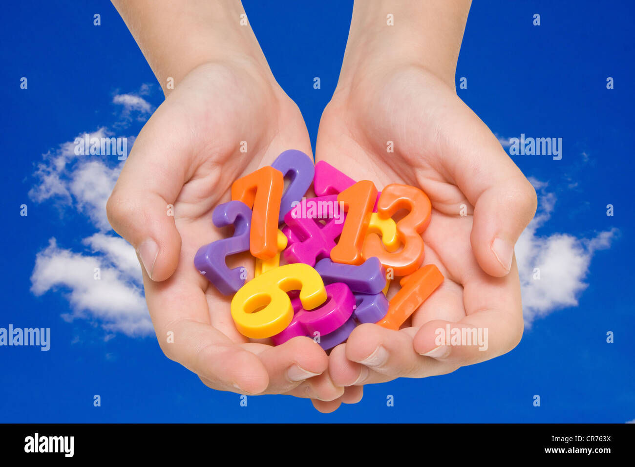 очень много цифр. нумерология. цифры фон. много цифр. много цифр.