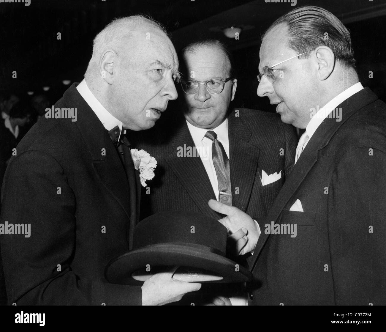 Maurer, 29.5.1909 4.7.1980, German physician and politician (CSU), with Sir Gordon