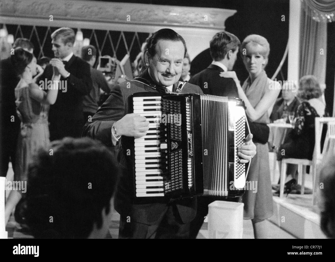 Glahe, Will, 12.2.1902 - 21.11.1989, German musician and composer, performance in the TV show 'Zwischenmahlzeit', ZDF, Stock Photo