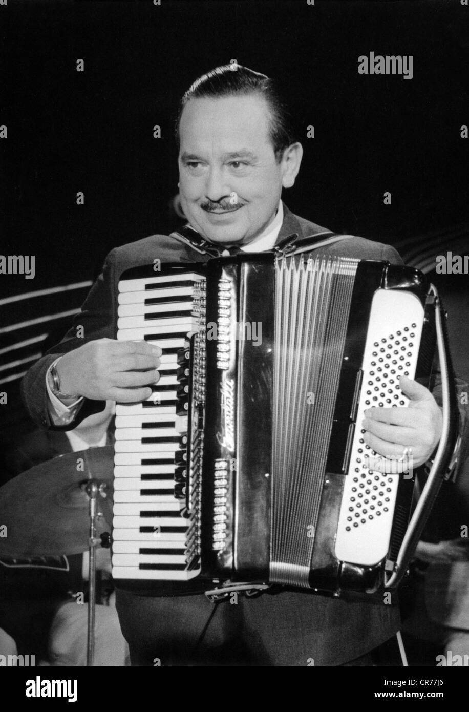 Glahe, Will, 12.2.1902 - 21.11.1989, German musician and composer, performance in the TV show 'Zwischenmahlzeit', ZDF, Stock Photo