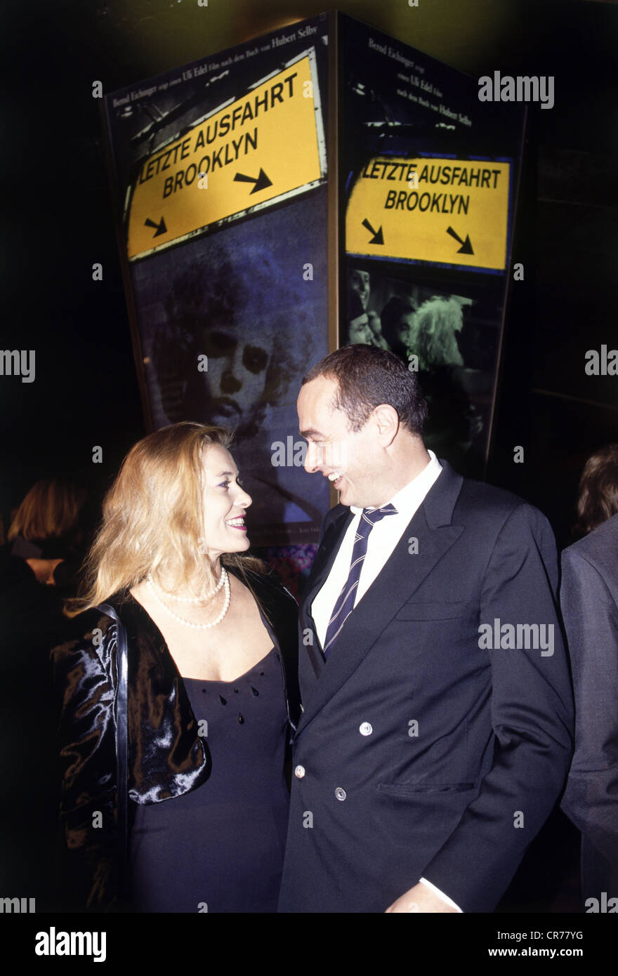 Eichinger, Bernd, 11.4.1949 - 24.1.2011, German film producer, half length, with the German actress Barbara Rudnik, premiere of the movie 'Last Exit to Brooklyn' in Munich, 1989, Stock Photo